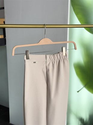 Beli Lastikli Düğme Detaylı Bej Renk Kadın Pantolon