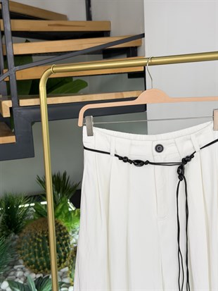 Beyaz Renk Soft Form Balon Pantolon