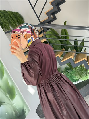 Bordo Renk Deri Görünümlü Fermuar Detaylı Elbise