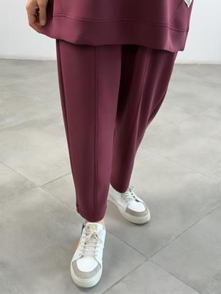 Bordo Renk Kesik Ve Etiket Detaylı Takım