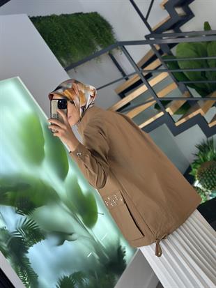 Cebi Taş Detaylı Camel Renk Kadın Ceket