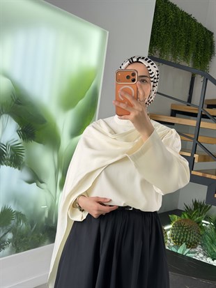 Ekru Renk Fular Detaylı Bluz