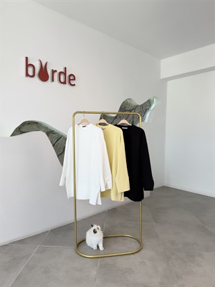 Ekru Renk Yandan Yırtmaçlı Basıc Sweatshirt