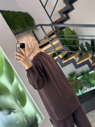 Etiket Ve Dikiş Detaylı Kahve Renk Kadın Takım