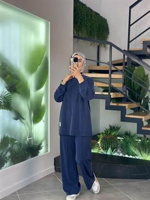 Etiket Ve Dikiş Detaylı Lacivert Renk Kadın Takım