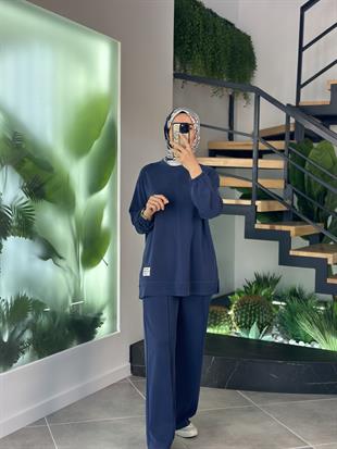 Etiket Ve Dikiş Detaylı Lacivert Renk Kadın Takım