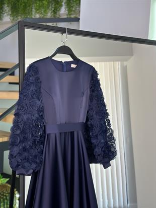 Gül İşlemeli Lacivert Renk Kadın Saten Abiye