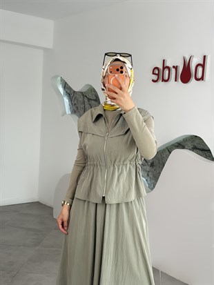 Haki Renk Aller Detaylı Yelekli Üçlü Takım