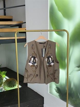 Haki Renk Boncuk Ve Pulet İşlemeli Yelek