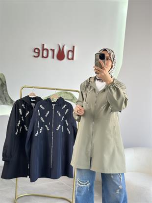 Haki Renk Bondit Kumaşlı Taş İşlemeli Yağmurluk