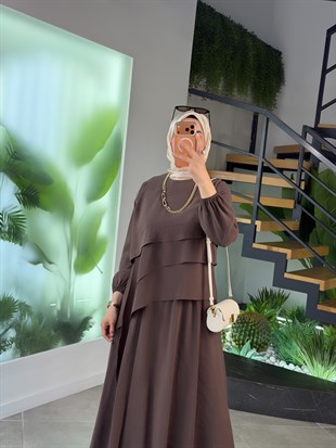 Kahve Renk Bluzu Asimetrik Kesim Etekli Takım