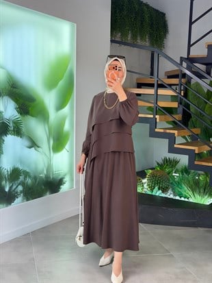Kahve Renk Bluzu Asimetrik Kesim Etekli Takım