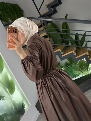 Kahve Renk Deri Görünümlü Fermuar Detaylı Elbise