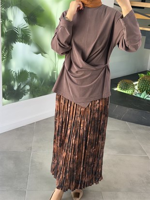 Kahve Renk Eteği Batik Desenli Takım