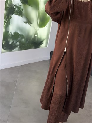 Kahve Renk Jakar Kumaşlı Yandan Fermuarlı Takım