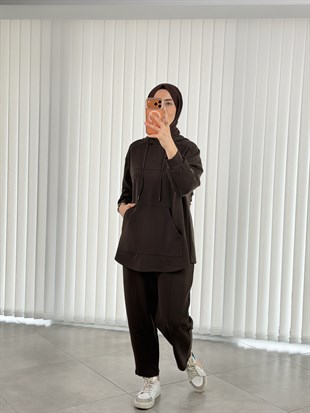 Kahve Renk Kesik Detaylı Kanguru Cepli Takım