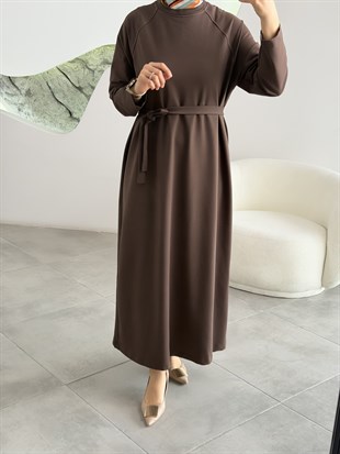 Kahve Renk Kol Düğme Detaylı Kemerli Elbise
