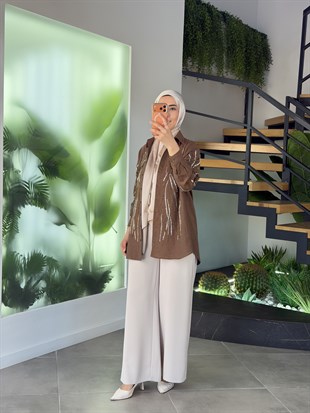 Kahve Renk Taş Boncuk İşlemeli Gömlek