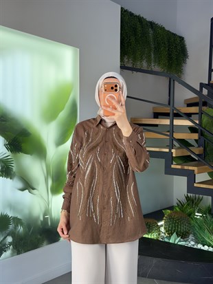 Kahve Renk Taş Boncuk İşlemeli Gömlek