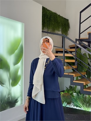 Lacivert Renk Bluzu Şifon Detaylı Etekli Takım