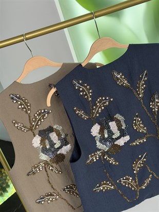 Lacivert Renk Boncuk Ve Pulet İşlemeli Yelek