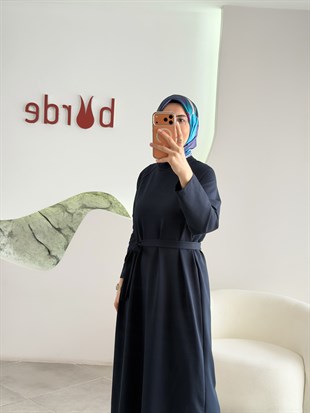 Lacivert Renk Kol Düğme Detaylı Kemerli Elbise