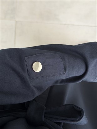 Lacivert Renk Kol Düğme Detaylı Kemerli Elbise