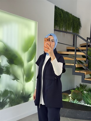 Lacivert Renk Petek Dokulu Yelekli İkili Takım