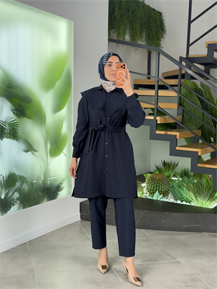 Lacivert Renk Seyyar Kemerli Pantolonlu Takım