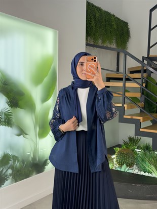 Lacivert Renk Taş Boncuk Ve Pulet İşlemeli Kimono