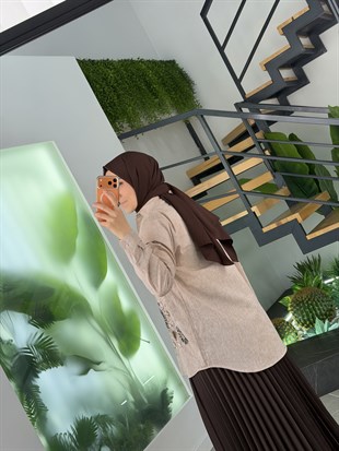 Latte Renk Nakış Ve Boncuk İşlemeli Gömlek