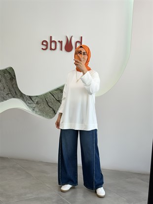 Mavi Renk Özel Dikiş Detaylı Jean