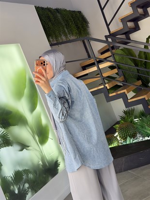 Mavi Renk Taş Boncuk İşlemeli Gömlek