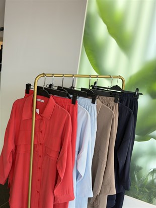 Mercan Renk Nervür Detaylı Pantolonlu Takım