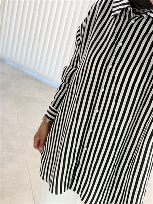 Siyah-Beyaz Renk Çizgili Oversize Gömlek