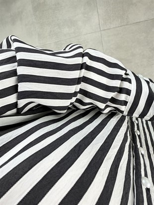 Siyah-Beyaz Renk Çizgili Oversize Gömlek