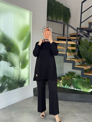 Siyah Renk Etiket Detaylı İki İplik Basic Tunik