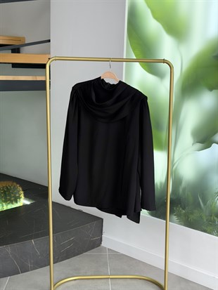 Siyah Renk Fular Detaylı Bluz