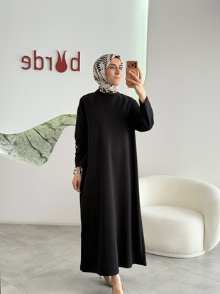 Siyah Renk Kol Düğme Detaylı Kemerli Elbise