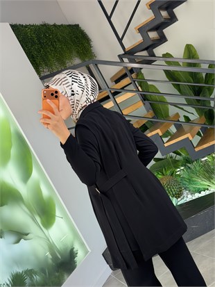 Siyah Renk Krep Kumaş Yelekli Üçlü Takım