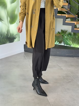 Siyah Renk Paçası Büzgülü Ve Paraşüt Kumaş Garnili Pantolon