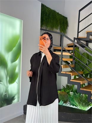 Siyah Renk Pile Detaylı Fermuarlı Ceket