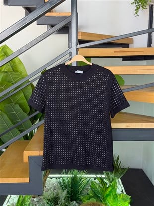 Siyah Renk Serpme Taşlı T-Shirt