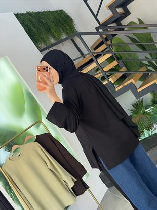 Siyah Renk Yandan Yırtmaçlı Basıc Sweatshirt