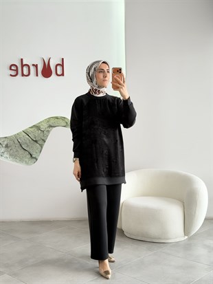 Siyah Renk Yanları Fermuar Detaylı Takım