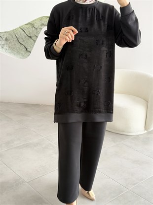 Siyah Renk Yanları Fermuar Detaylı Takım