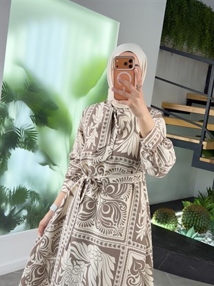 Vizon Renk Seyyar Kemerli Desenli Elbise