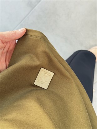 Yağ Yeşili Renk Etiket Detaylı İki İplik Basic Tunik