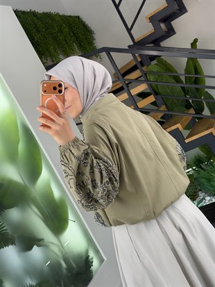 Yeşil Renk Taş Boncuk İşlemeli Bomber Ceket