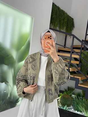 Yeşil Renk Taş Boncuk İşlemeli Bomber Ceket